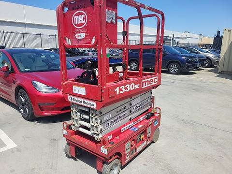 2018 MEC 1330SE Scissor Lift 10-13' Electric