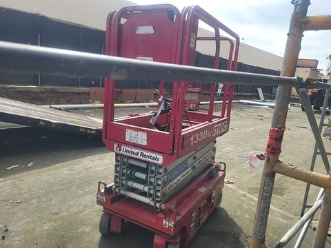 2018 MEC 1330SE Scissor Lift 10-13' Electric