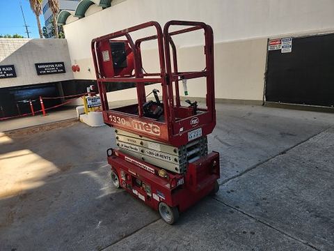 2018 MEC 1330SE Scissor Lift 10-13' Electric