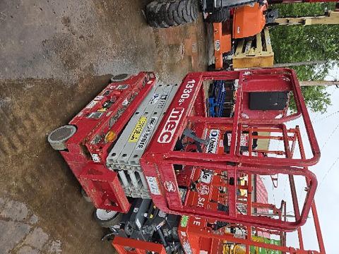2018 MEC 1330SE Scissor Lift 10-13' Electric
