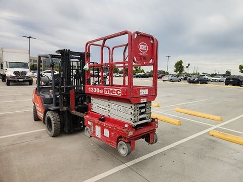 2018 MEC 1330SE Scissor Lift 10-13' Electric