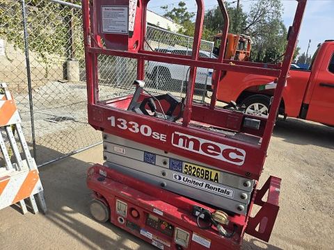 2018 MEC 1330SE Scissor Lift 10-13' Electric