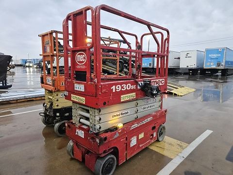 2018 MEC 1930SE Scissor Lift 19' Electric