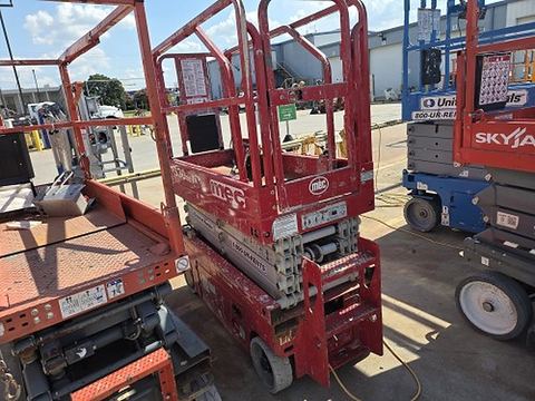 2018 MEC 1930SE Scissor Lift 19' Electric