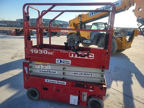 2018 MEC 1930SE Scissor Lift 19' Electric