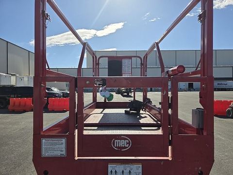 2018 MEC 4046SE Scissor Lift 39-40' Electric 45-48"Wide