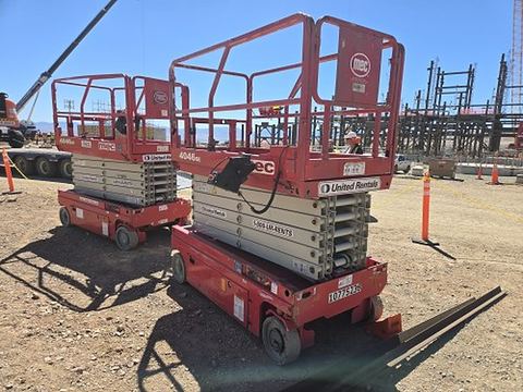 2018 MEC 4046SE Scissor Lift 39-40' Electric 45-48"Wide