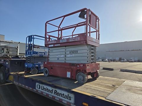 2018 MEC 4046SE Scissor Lift 39-40' Electric 45-48"Wide