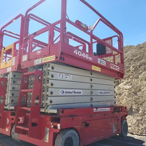 2018 MEC 4046SE Scissor Lift 39-40' Electric 45-48"Wide
