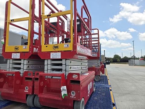 2018 MEC MICRO 19 Scissor Lift 18-19' Electric 60" Length