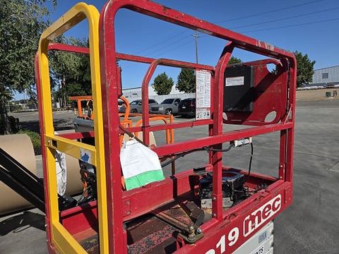 2018 MEC MICRO 19 Scissor Lift 18-19' Electric 60" Length