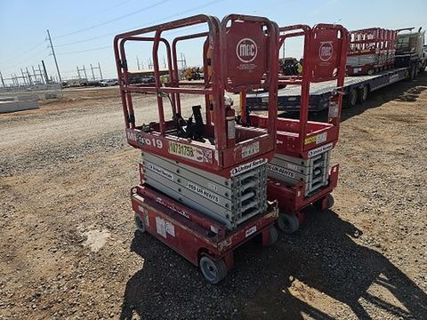 2018 MEC MICRO 19 Scissor Lift 18-19' Electric 60" Length