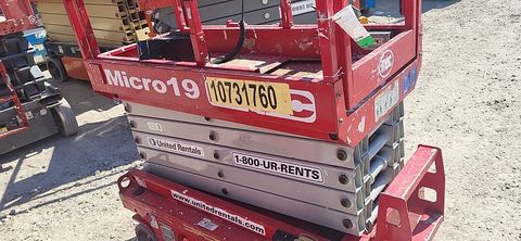 2018 MEC MICRO 19 Scissor Lift 18-19' Electric 60" Length