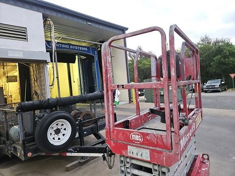 2018 MEC MICRO 19 Scissor Lift 18-19' Electric 60" Length