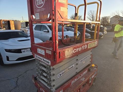 2018 MEC MICRO 19 Scissor Lift 18-19' Electric 60" Length