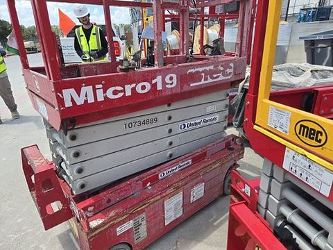 2018 MEC MICRO 19 Scissor Lift 18-19' Electric 60" Length