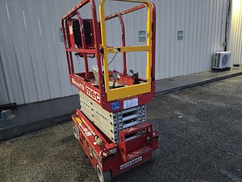 2018 MEC MICRO 19 Scissor Lift 18-19' Electric 60" Length