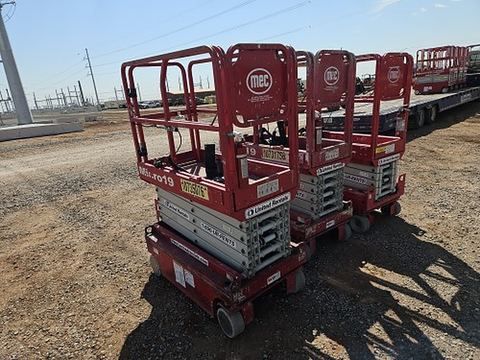 2018 MEC MICRO 19 Scissor Lift 18-19' Electric 60" Length