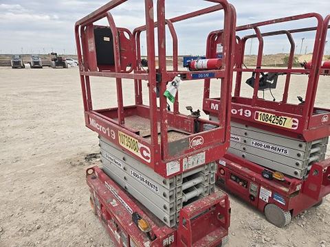 2018 MEC MICRO 19 Scissor Lift 18-19' Electric 60" Length