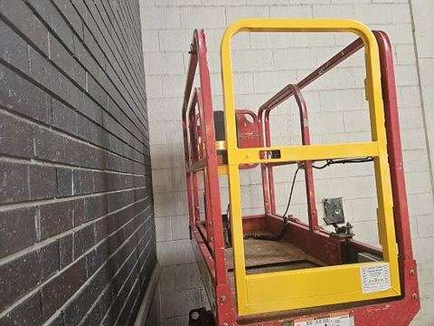 2018 MEC MICRO 19 Scissor Lift 18-19' Electric 60" Length
