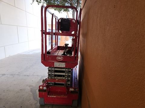 2018 MEC MICRO 19 Scissor Lift 18-19' Electric 60" Length