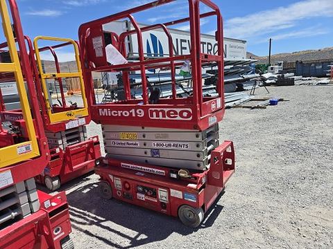 2018 MEC MICRO 19 Scissor Lift 18-19' Electric 60" Length