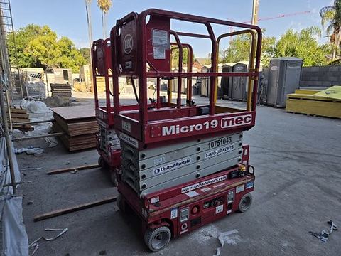 2018 MEC MICRO 19 Scissor Lift 18-19' Electric 60" Length