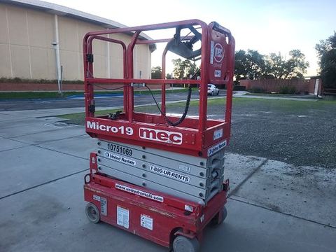 2018 MEC MICRO 19 Scissor Lift 18-19' Electric 60" Length