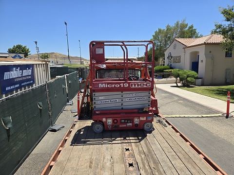 2018 MEC MICRO 19 Scissor Lift 18-19' Electric 60" Length