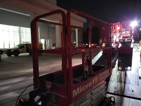 2018 MEC MICRO 19 Scissor Lift 18-19' Electric 60" Length