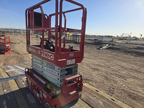 2018 MEC MICRO 19 Scissor Lift 18-19' Electric 60" Length