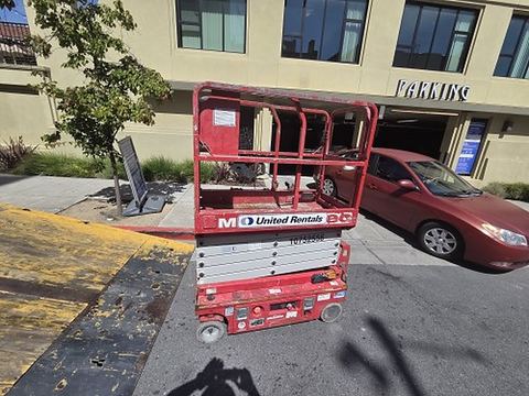 2018 MEC MICRO 19 Scissor Lift 18-19' Electric 60" Length