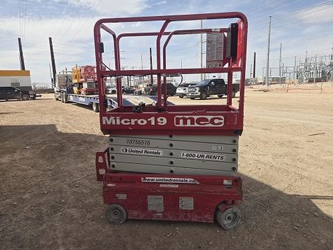 2018 MEC MICRO 19 Scissor Lift 18-19' Electric 60" Length
