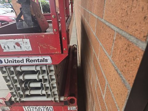 2018 MEC MICRO 19 Scissor Lift 18-19' Electric 60" Length