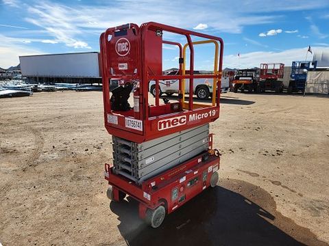 2018 MEC MICRO 19 Scissor Lift 18-19' Electric 60" Length