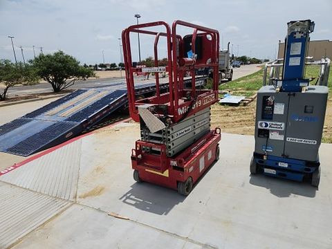 2018 MEC MICRO 19 Scissor Lift 18-19' Electric 60" Length