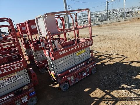 2018 MEC MICRO 19 Scissor Lift 18-19' Electric 60" Length