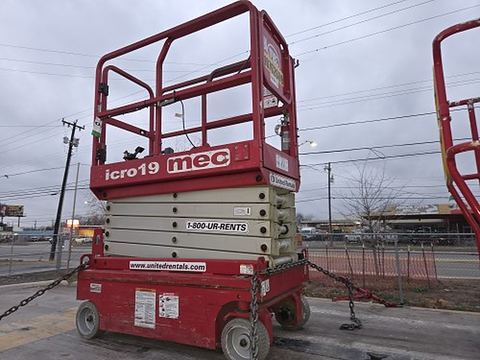 2018 MEC MICRO 19 Scissor Lift 18-19' Electric 60" Length
