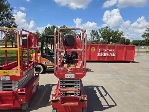 2018 MEC MICRO 19 Scissor Lift 18-19' Electric 60" Length