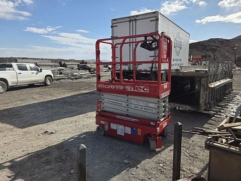 2018 MEC MICRO 19 Scissor Lift 18-19' Electric 60" Length