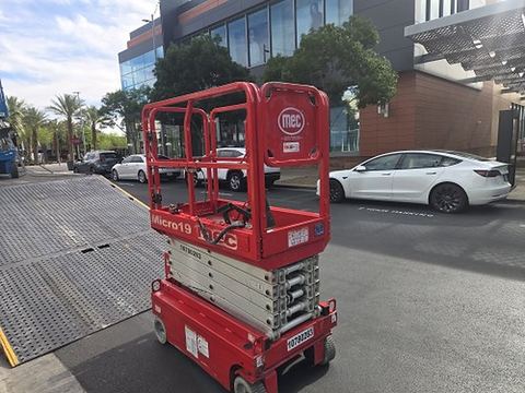 2018 MEC MICRO 19 Scissor Lift 18-19' Electric 60" Length