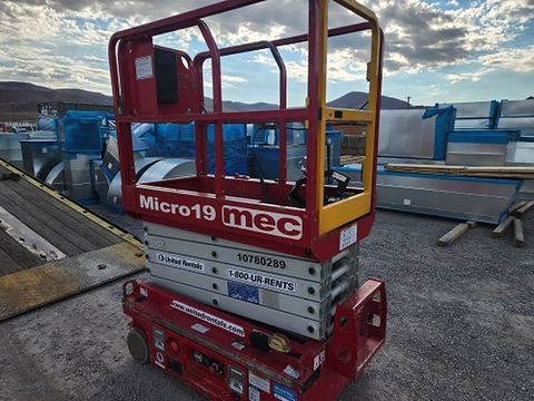 2018 MEC MICRO 19 Scissor Lift 18-19' Electric 60" Length