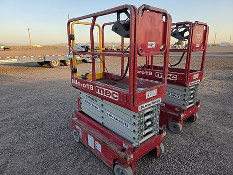 2018 MEC MICRO 19 Scissor Lift 18-19' Electric 60" Length