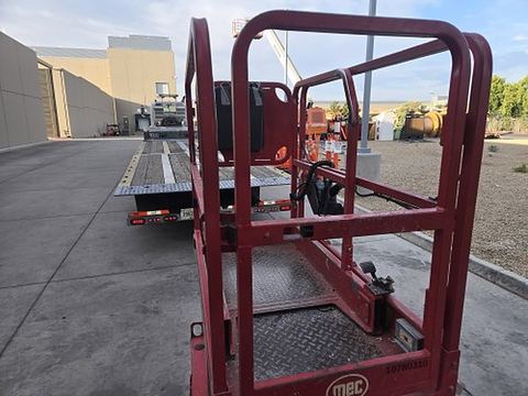 2018 MEC MICRO 19 Scissor Lift 18-19' Electric 60" Length