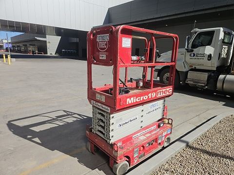 2018 MEC MICRO 19 Scissor Lift 18-19' Electric 60" Length