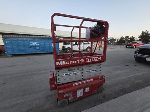 2018 MEC MICRO 19 Scissor Lift 18-19' Electric 60" Length
