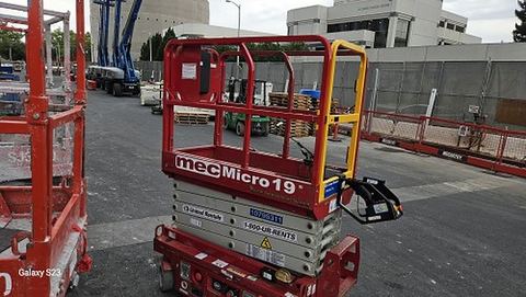 2018 MEC MICRO 19 Scissor Lift 18-19' Electric 60" Length