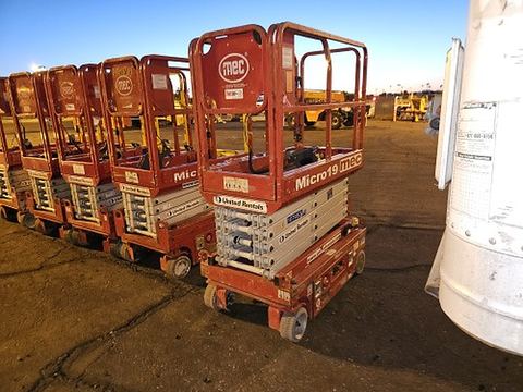2018 MEC MICRO 19 Scissor Lift 18-19' Electric 60" Length