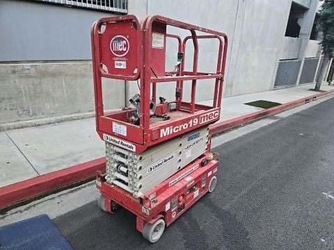 2018 MEC MICRO 19 Scissor Lift 18-19' Electric 60" Length