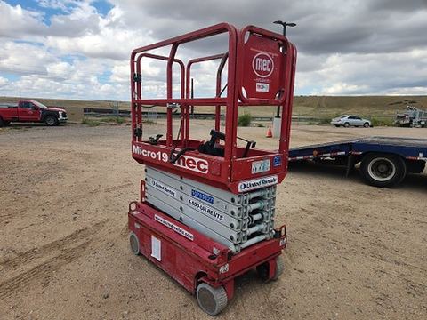 2018 MEC MICRO 19 Scissor Lift 18-19' Electric 60" Length
